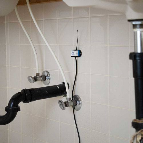 coin cell water detection sensor under bathroom sink